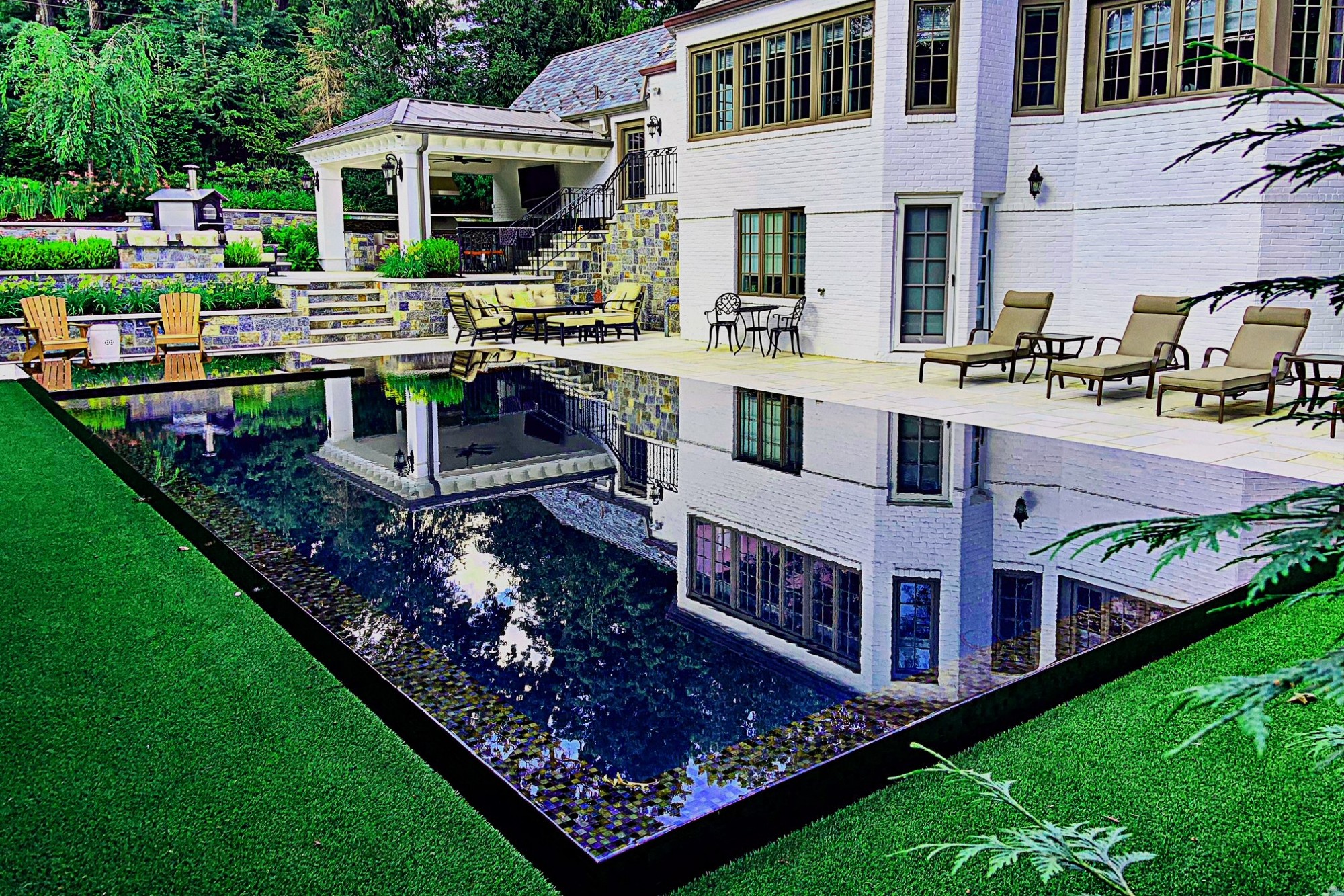 BEST OF COMPETITIONSpecialty Pools Perimeter Overflow (Wet Edge)Cipriano Landscape DesignMahwah, N.J.