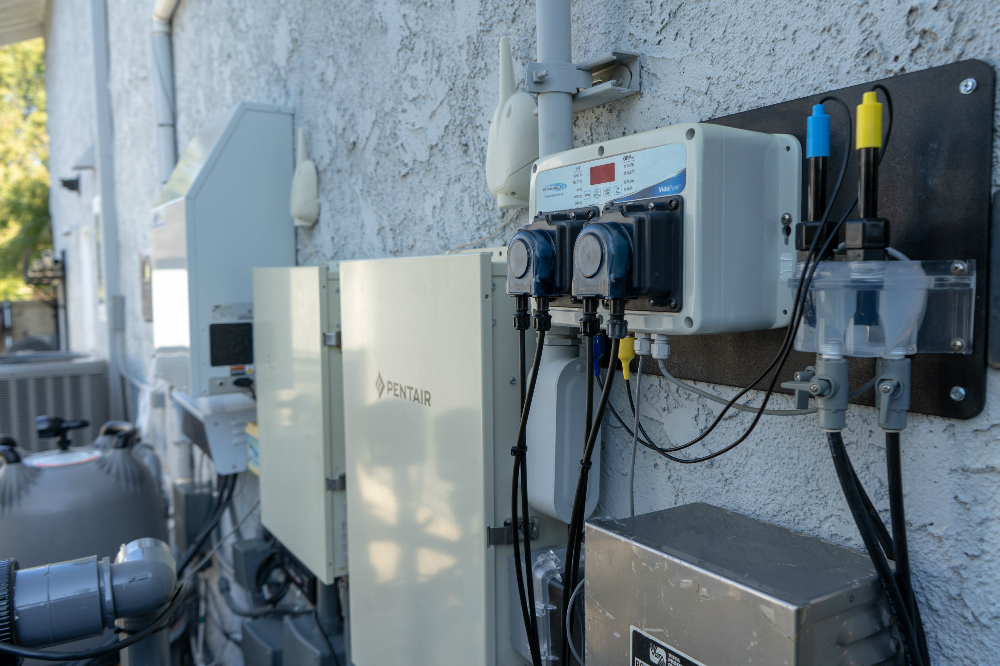 PureSwim employee Joe Corral installed the equipment in Gallo's backyard.