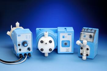 Manufacturers of chemical

feed systems offer a variety of feeder components, sized for a

variety of applications. The image above offers a size comparison

between several different types of liquid chemical

pumps.