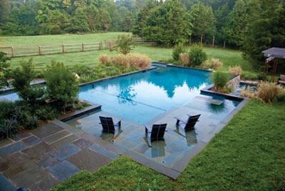 Top

notch: The Judge’s Choice for Best of Competition

went to Elite Landscaping of Poughkeepsie, N.Y. This award is

presented to a company based on its entire building process, as

well as the completed work.