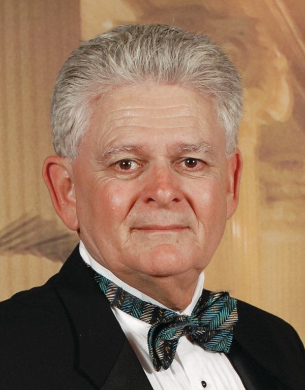 Lew Akins, Ocean Quest Pools by Lew Akins, Ranked No. 42
Hottest trends: We’re seeing more formal projects as opposed to natural pools. There is a lot of interest in features such as fire bowls and colored LED lights. They’re also opting for fancier coping options.